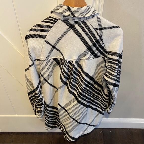 Future Collective Shacket - Picture 4 of 5